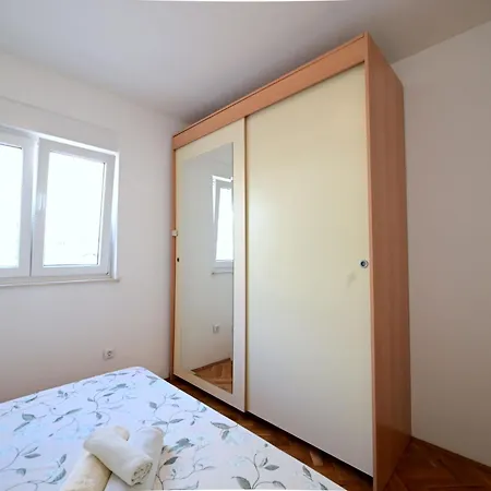 By Interhome Апартаменты Проманья