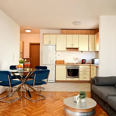 By Interhome Апартаменты Проманья
